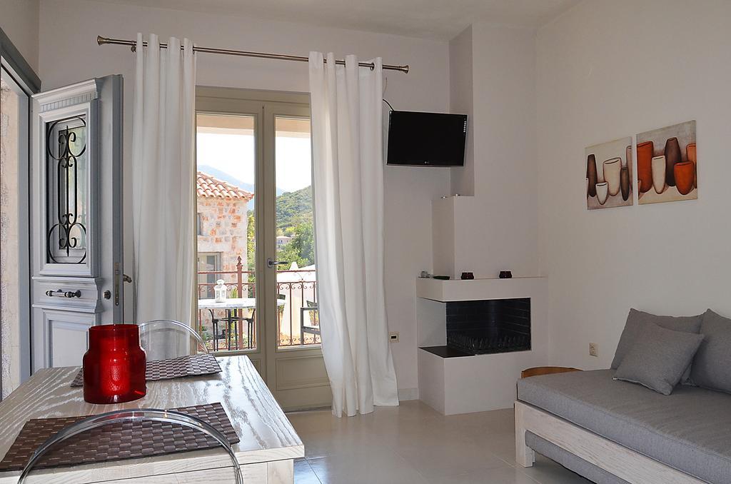 Filyra Xenonas Apartment เลโอนีดีออน ภายนอก รูปภาพ